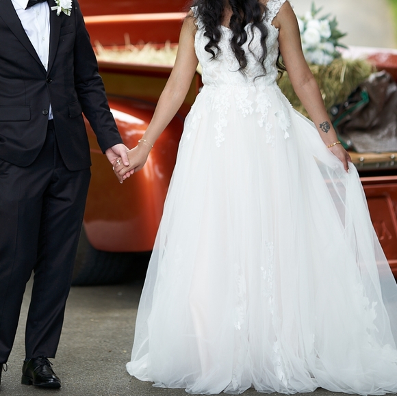 Ivory Wedding Dress - Picture 5 of 6